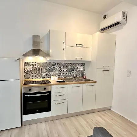 Apartment Heart Of Juan Les Pins - Ac - 5min & Restaurants *